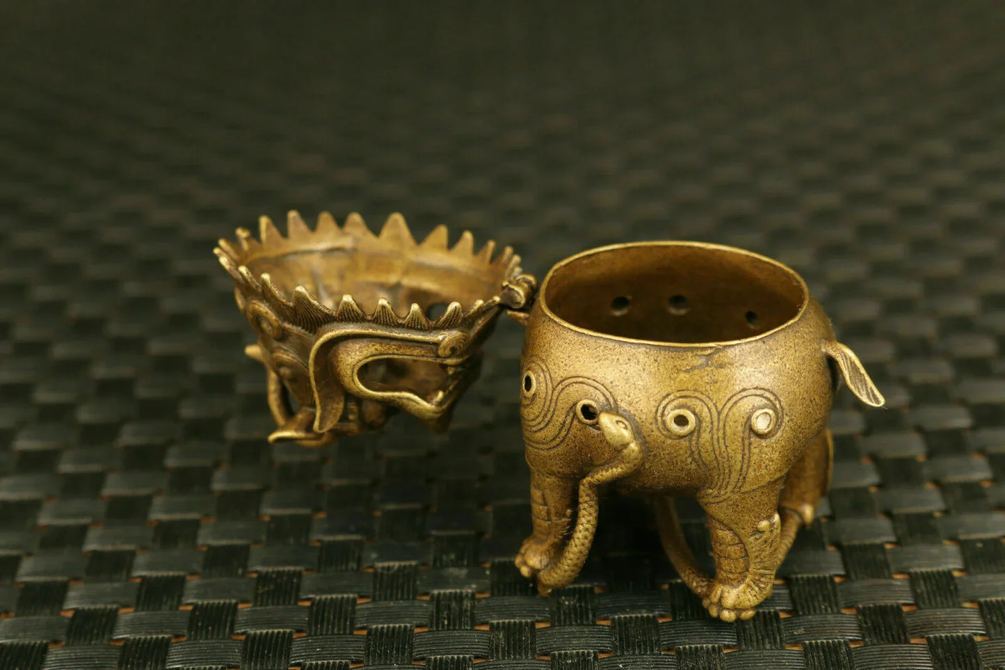 Chinese Bronze Kirin Figure Statue Tea Pet Incense Burner Buddha Good Stand