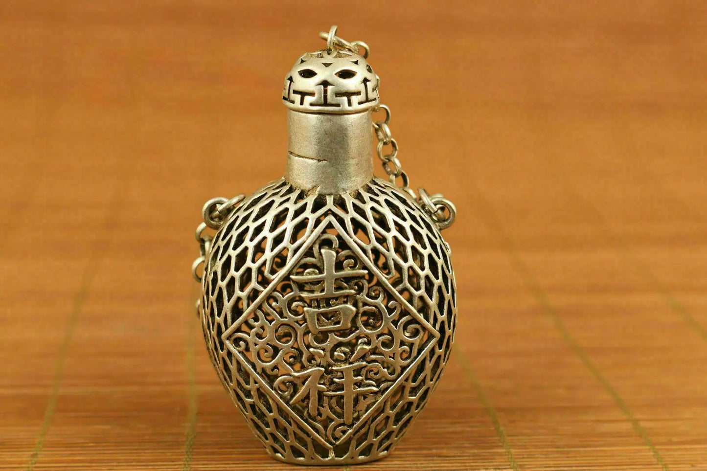 Chinese Old tibet silver hand carved hollow auspicious snuff Bottle box Netsuke