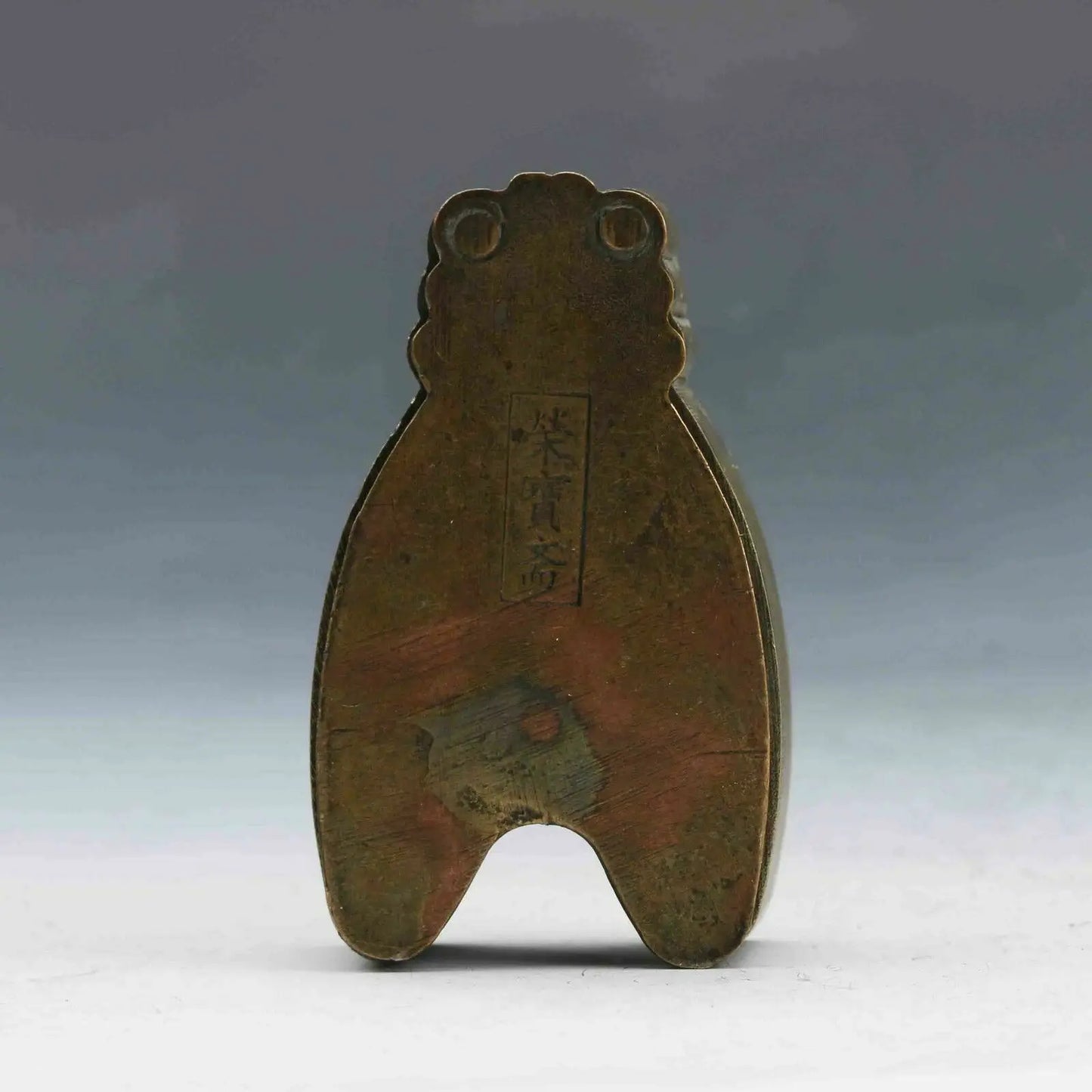 Old Chinese Ancient Collection Museum Hand carved Bronze cicada statue