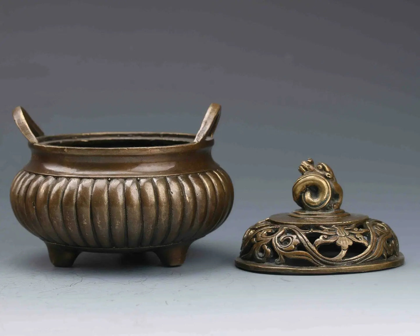 Chinese Bronze Hand-Carved Incense Burner Ming Dynasty XuanDe Mark
