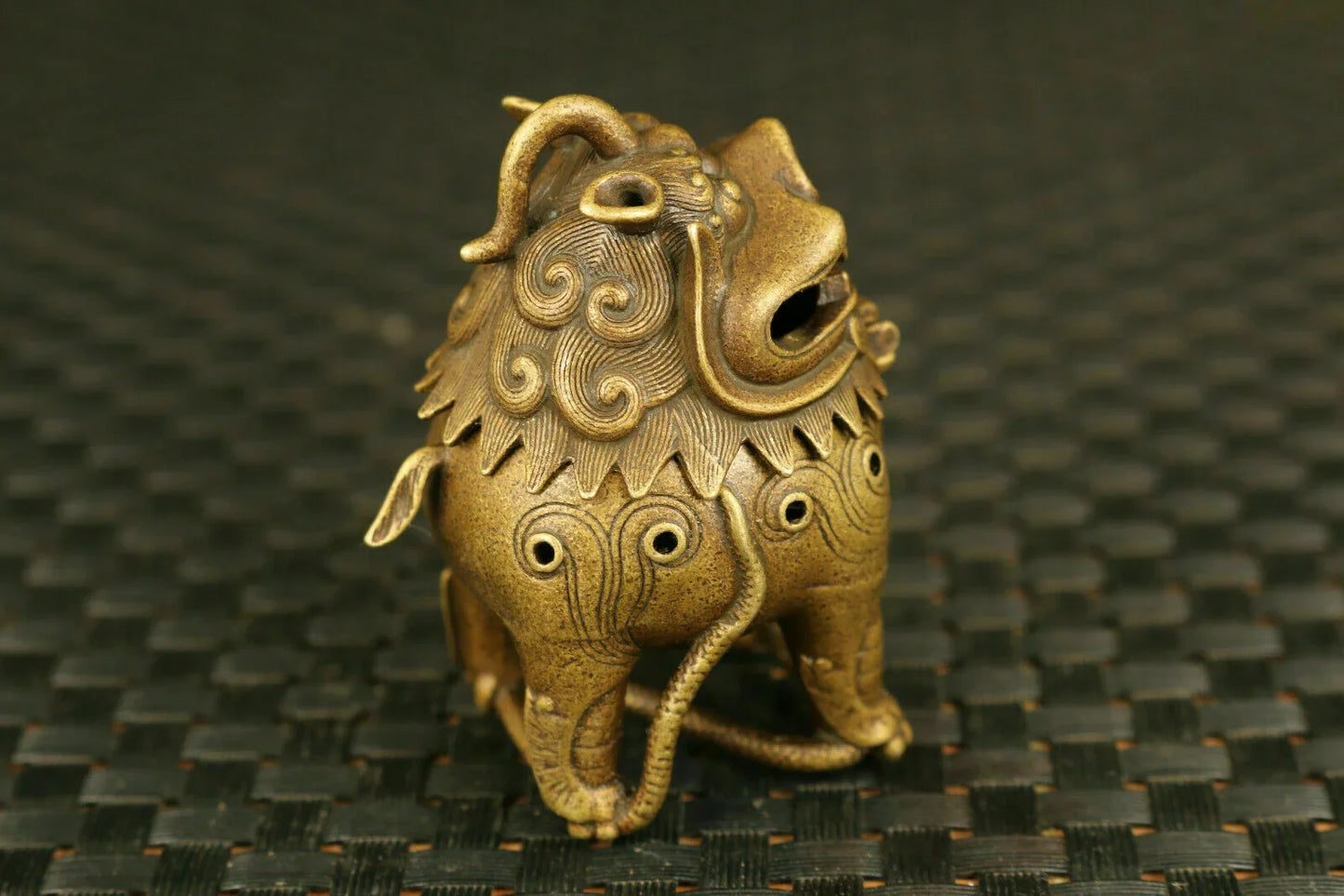 Chinese Bronze Kirin Figure Statue Tea Pet Incense Burner Buddha Good Stand