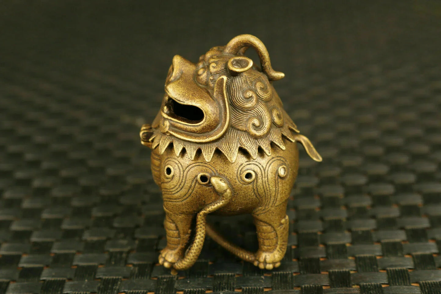 Chinese Bronze Kirin Figure Statue Tea Pet Incense Burner Buddha Good Stand