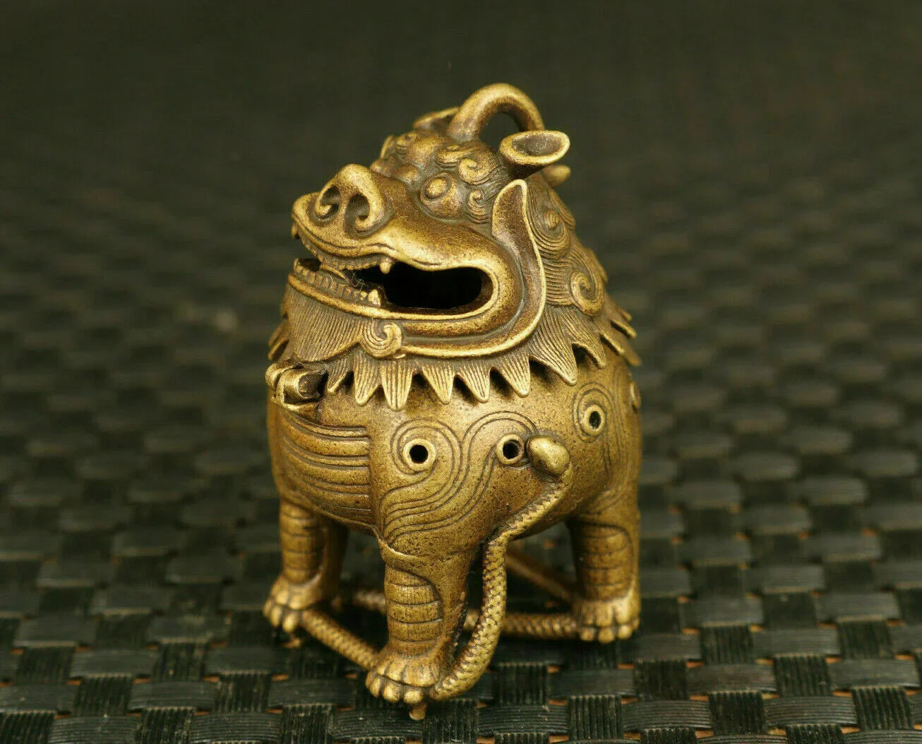 Chinese Bronze Kirin Figure Statue Tea Pet Incense Burner Buddha Good Stand