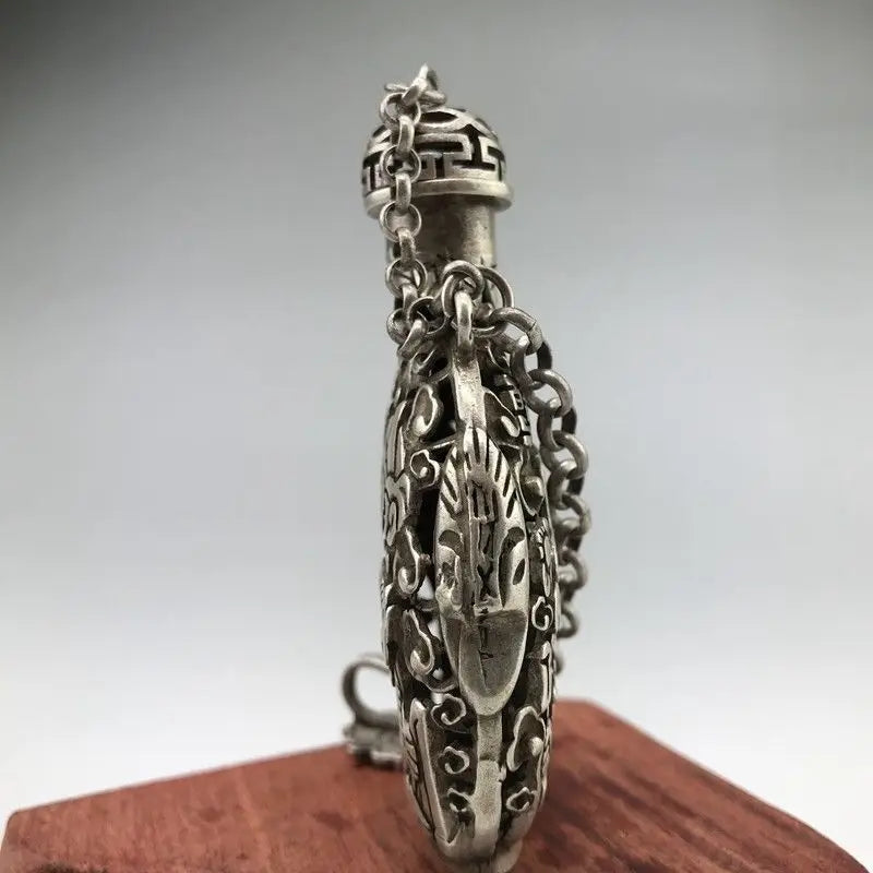 Chinese ancient Tibetan silver snuff bottle hand-carved Chinese dragon pattern