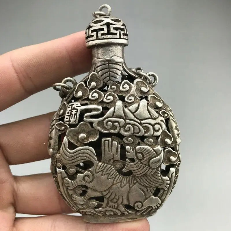 Chinese ancient Tibetan silver snuff bottle hand-carved Chinese dragon pattern