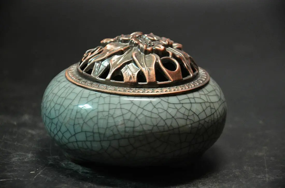 Chinese ceramic crackle porcelain Incense burner bronze Chrysanthemum lid