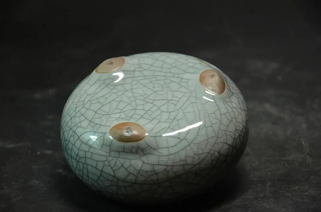 Chinese ceramic crackle porcelain Incense burner bronze Chrysanthemum lid